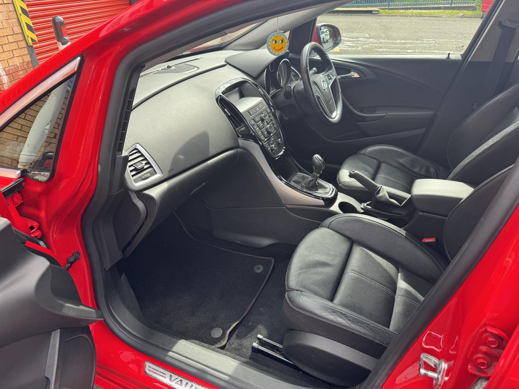 Vauxhall Astra 1.6 CDTi ecoFLEX Elite Hatchback 5dr Diesel Manual Euro 6 (s/s) (136 ps)