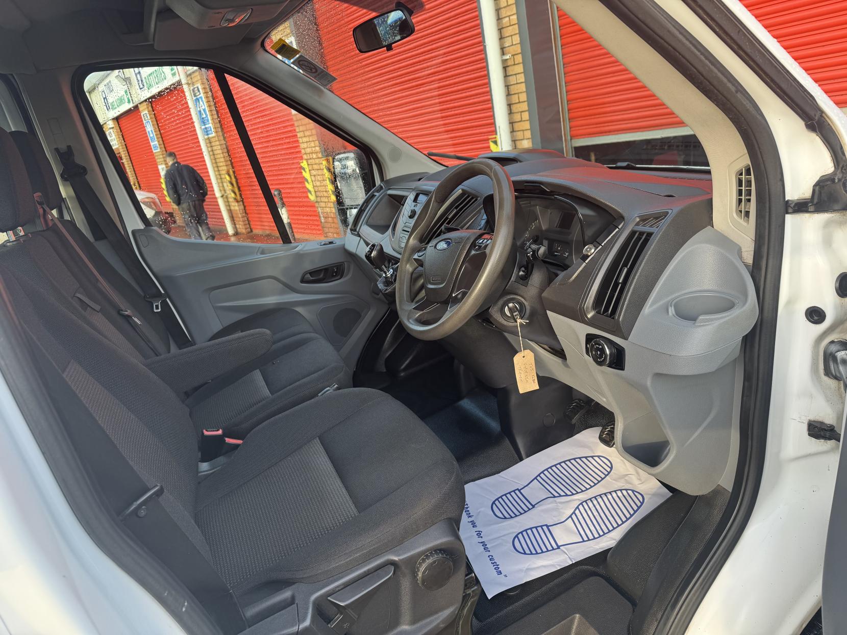 Ford Transit 2.0 350 EcoBlue Leader Tipper Double Cab 4dr Diesel Manual RWD L3 Euro 6 (s/s) (1-Way, 1-Stop) (130 ps)