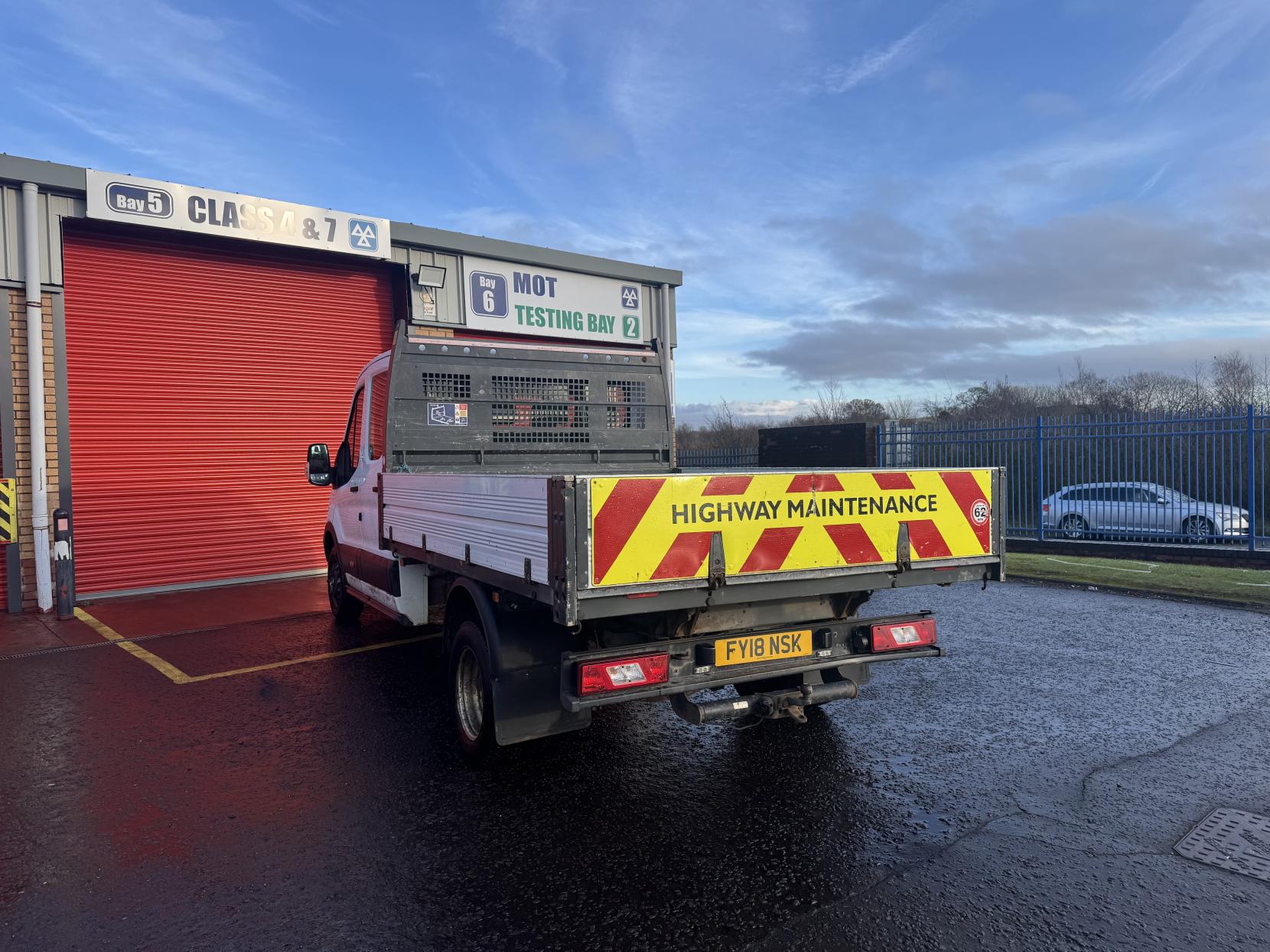 Ford Transit 2.0 350 EcoBlue Leader Tipper Double Cab 4dr Diesel Manual RWD L3 Euro 6 (s/s) (1-Way, 1-Stop) (130 ps)
