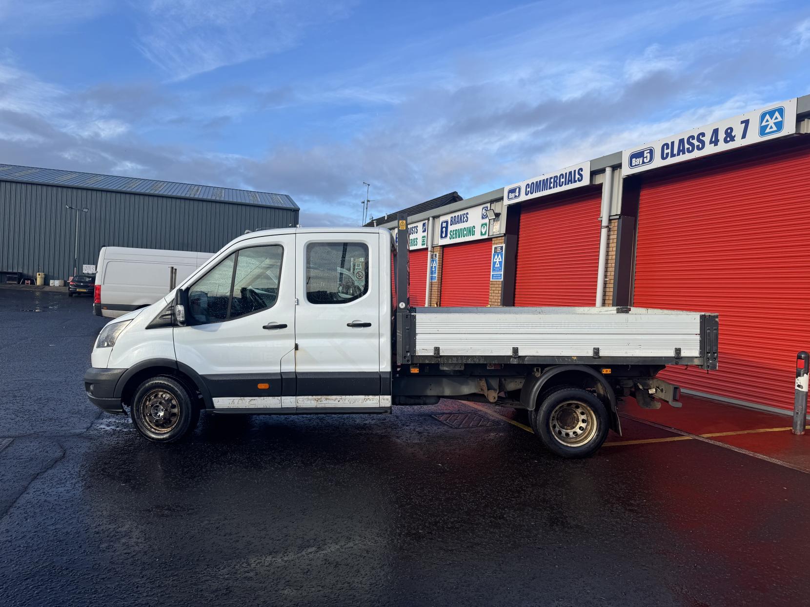 Ford Transit 2.0 350 EcoBlue Leader Tipper Double Cab 4dr Diesel Manual RWD L3 Euro 6 (s/s) (1-Way, 1-Stop) (130 ps)