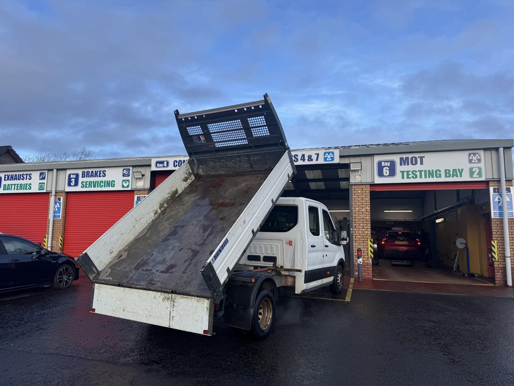 Ford Transit 2.0 350 EcoBlue Leader Tipper Double Cab 4dr Diesel Manual RWD L3 Euro 6 (s/s) (1-Way, 1-Stop) (130 ps)