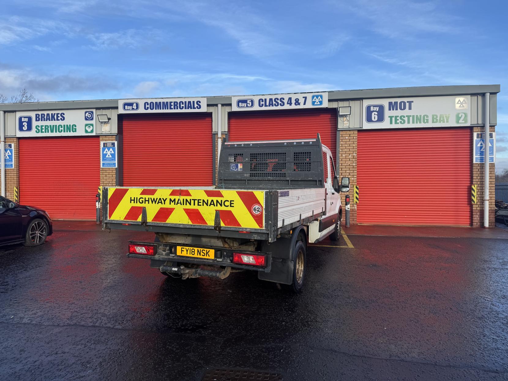 Ford Transit 2.0 350 EcoBlue Leader Tipper Double Cab 4dr Diesel Manual RWD L3 Euro 6 (s/s) (1-Way, 1-Stop) (130 ps)