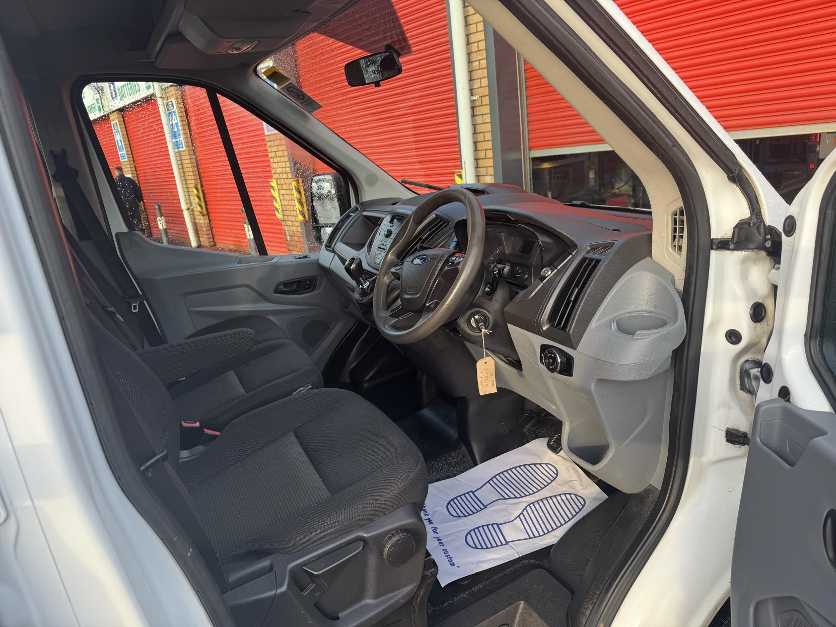 Ford Transit 2.0 350 EcoBlue Leader Tipper Double Cab 4dr Diesel Manual RWD L3 Euro 6 (s/s) (1-Way, 1-Stop) (130 ps)