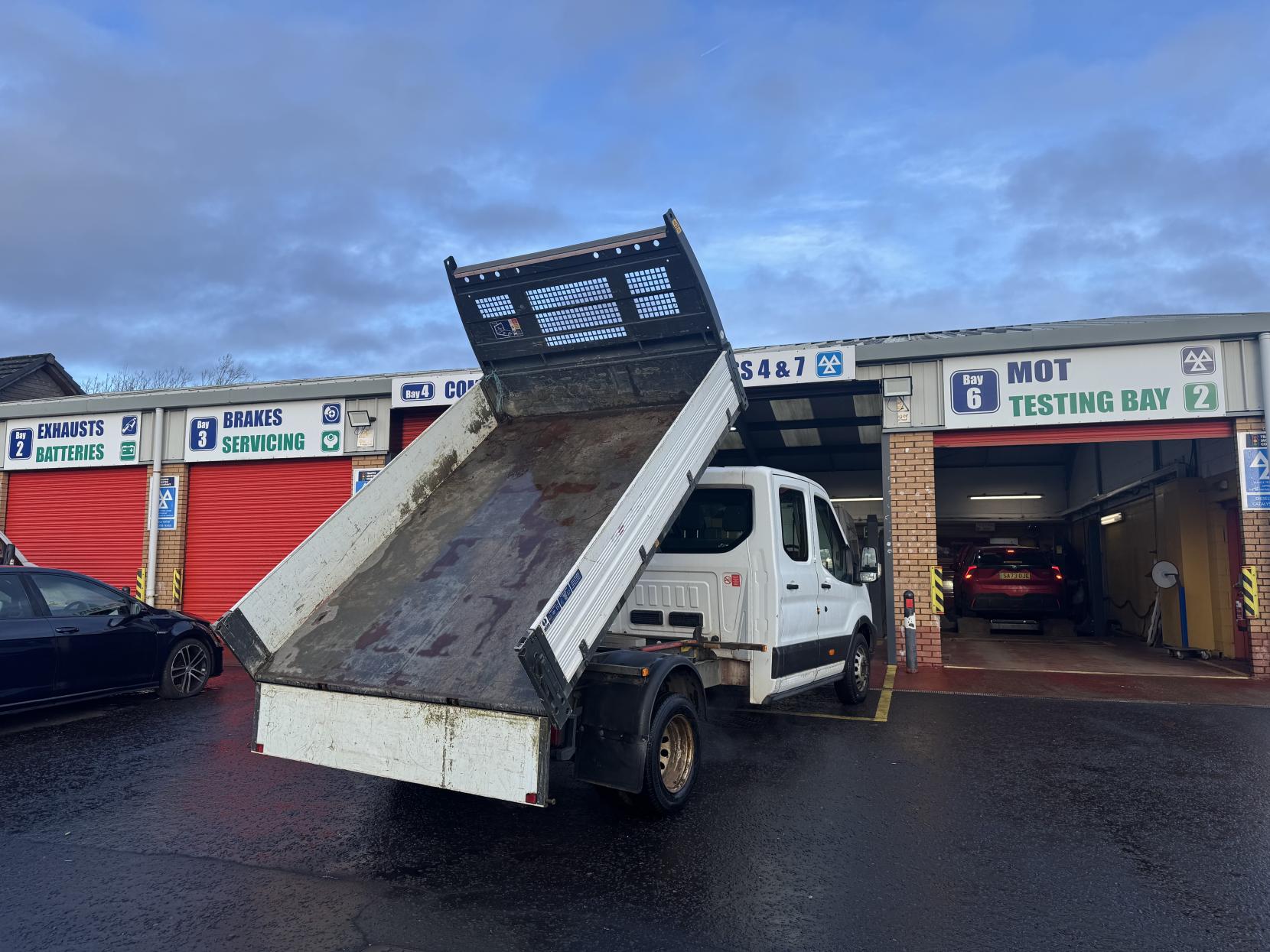 Ford Transit 2.0 350 EcoBlue Leader Tipper Double Cab 4dr Diesel Manual RWD L3 Euro 6 (s/s) (1-Way, 1-Stop) (130 ps)