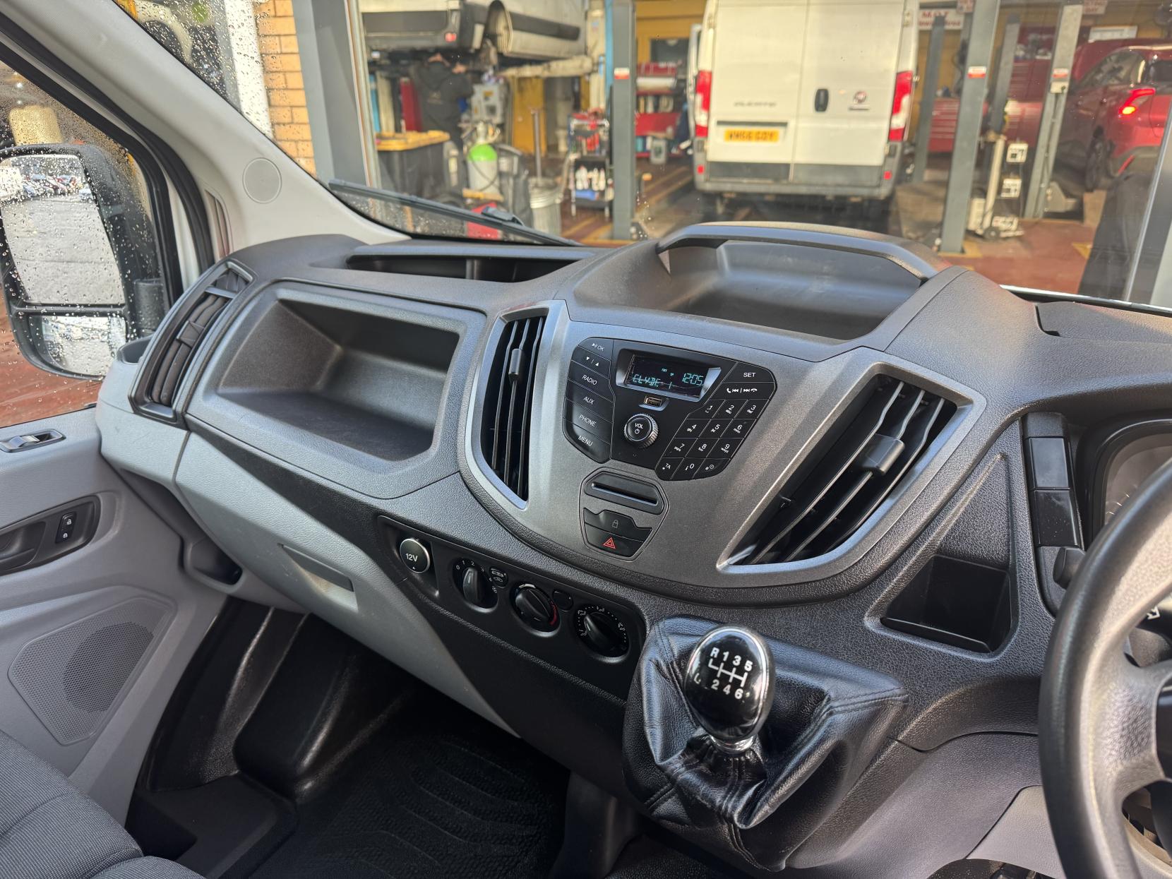 Ford Transit 2.0 350 EcoBlue Leader Tipper Double Cab 4dr Diesel Manual RWD L3 Euro 6 (s/s) (1-Way, 1-Stop) (130 ps)