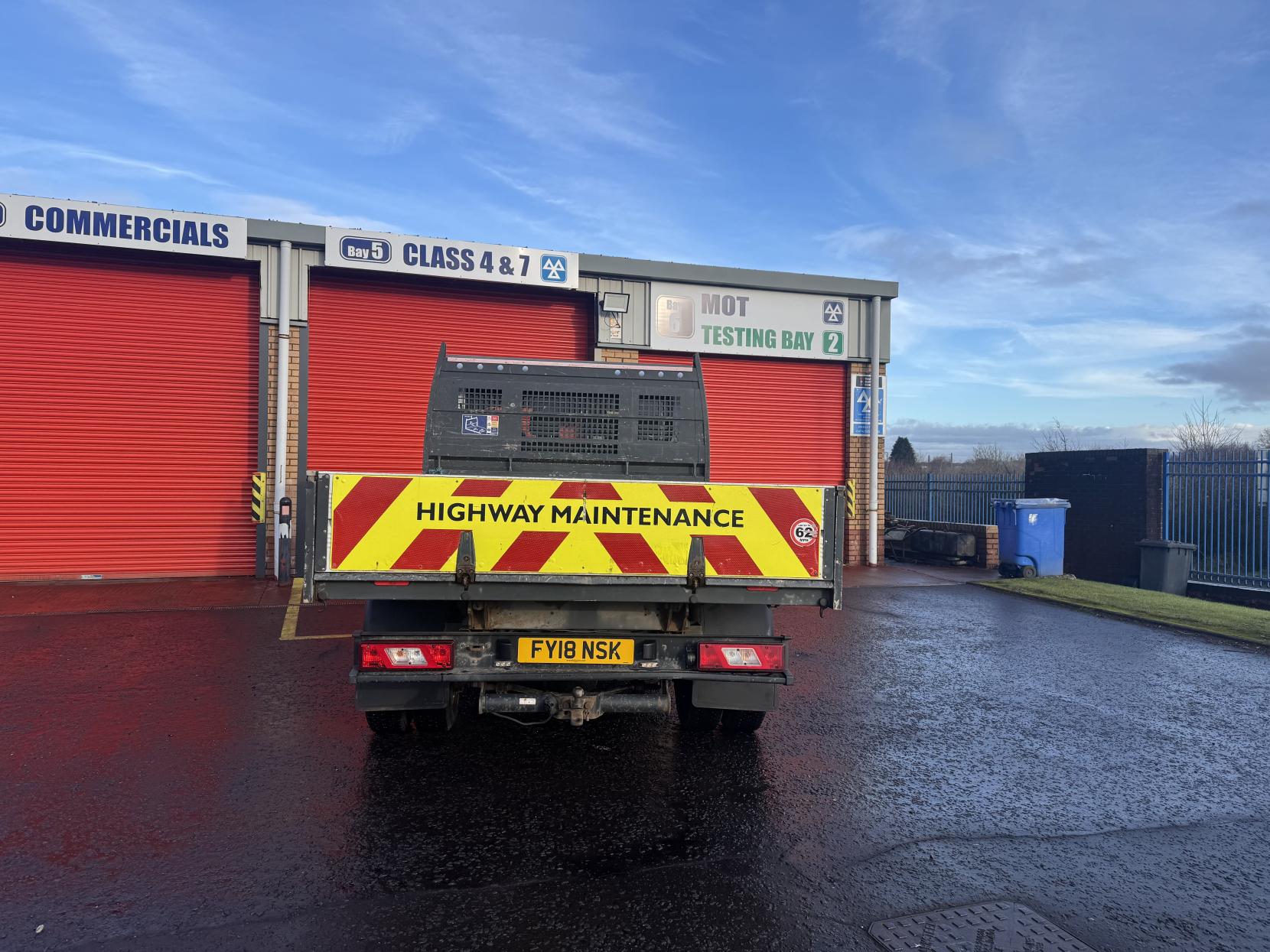 Ford Transit 2.0 350 EcoBlue Leader Tipper Double Cab 4dr Diesel Manual RWD L3 Euro 6 (s/s) (1-Way, 1-Stop) (130 ps)