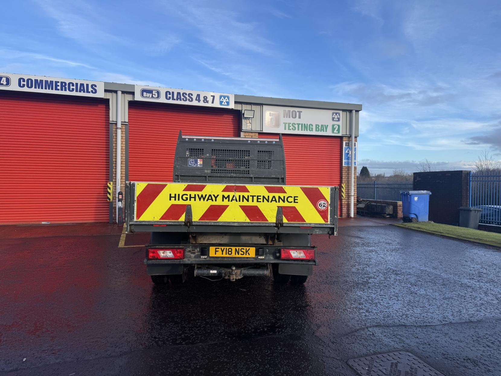 Ford Transit 2.0 350 EcoBlue Leader Tipper Double Cab 4dr Diesel Manual RWD L3 Euro 6 (s/s) (1-Way, 1-Stop) (130 ps)