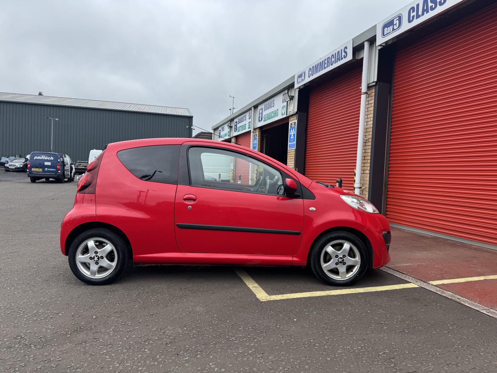 Peugeot 107 1.0 12V Allure Hatchback 3dr Petrol Manual Euro 5 (68 ps)