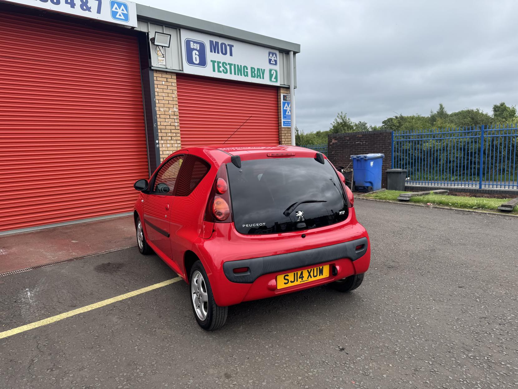 Peugeot 107 1.0 12V Allure Hatchback 3dr Petrol Manual Euro 5 (68 ps)