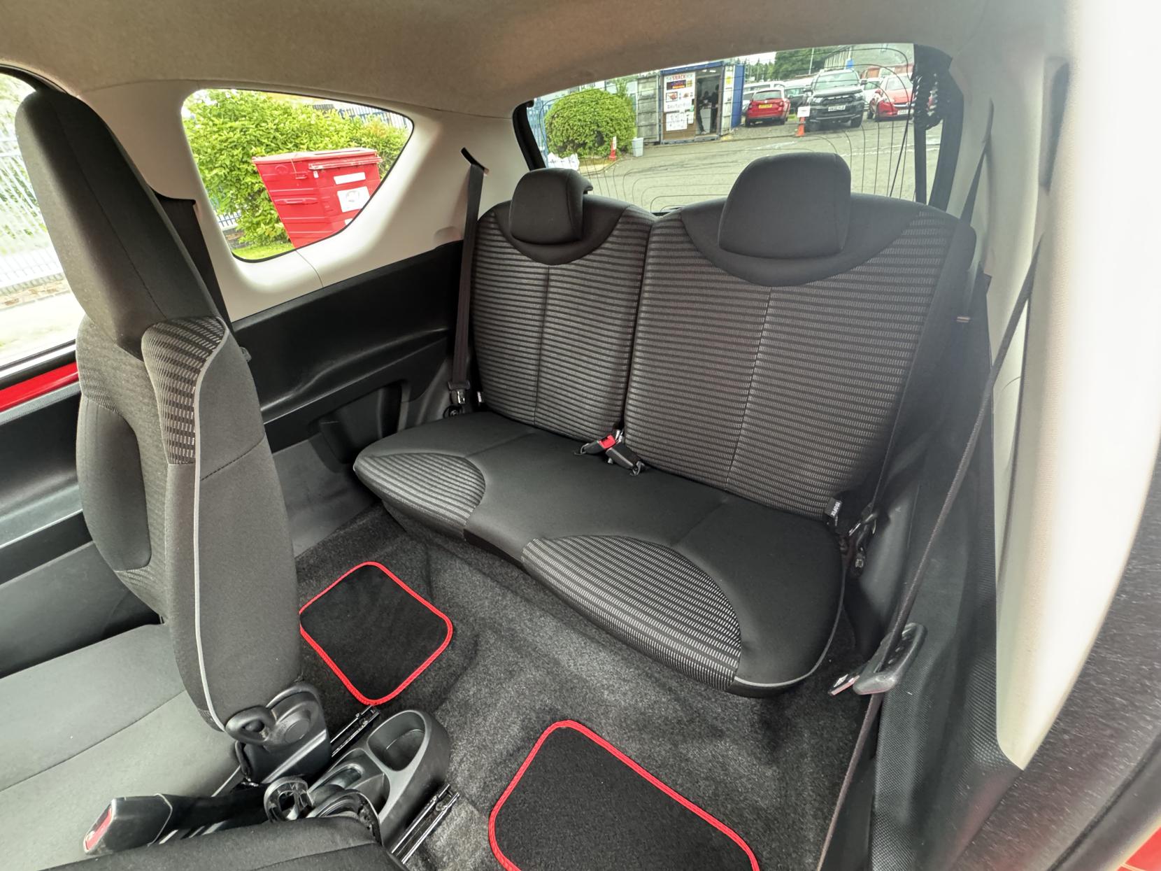 Peugeot 107 1.0 12V Allure Hatchback 3dr Petrol Manual Euro 5 (68 ps)