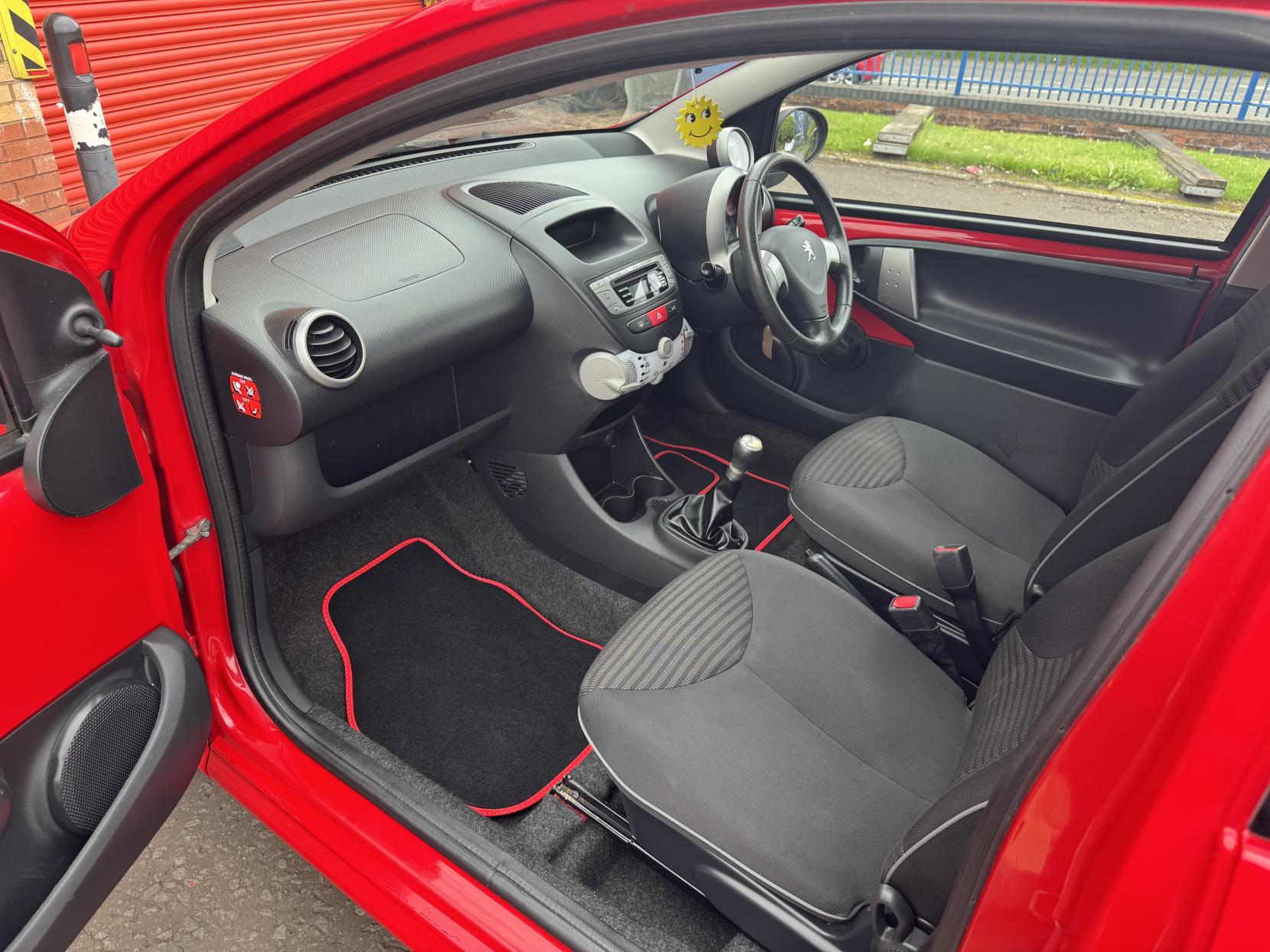 Peugeot 107 1.0 12V Allure Hatchback 3dr Petrol Manual Euro 5 (68 ps)