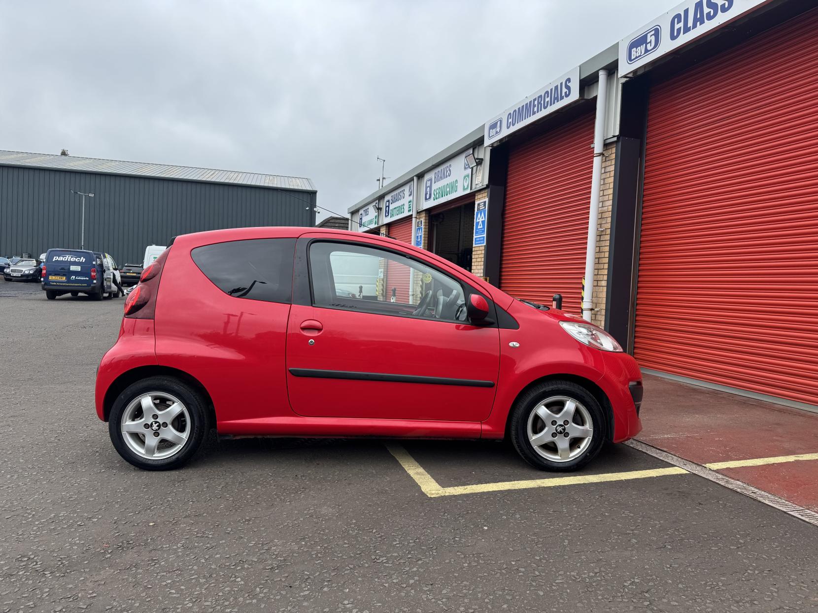 Peugeot 107 1.0 12V Allure Hatchback 3dr Petrol Manual Euro 5 (68 ps)