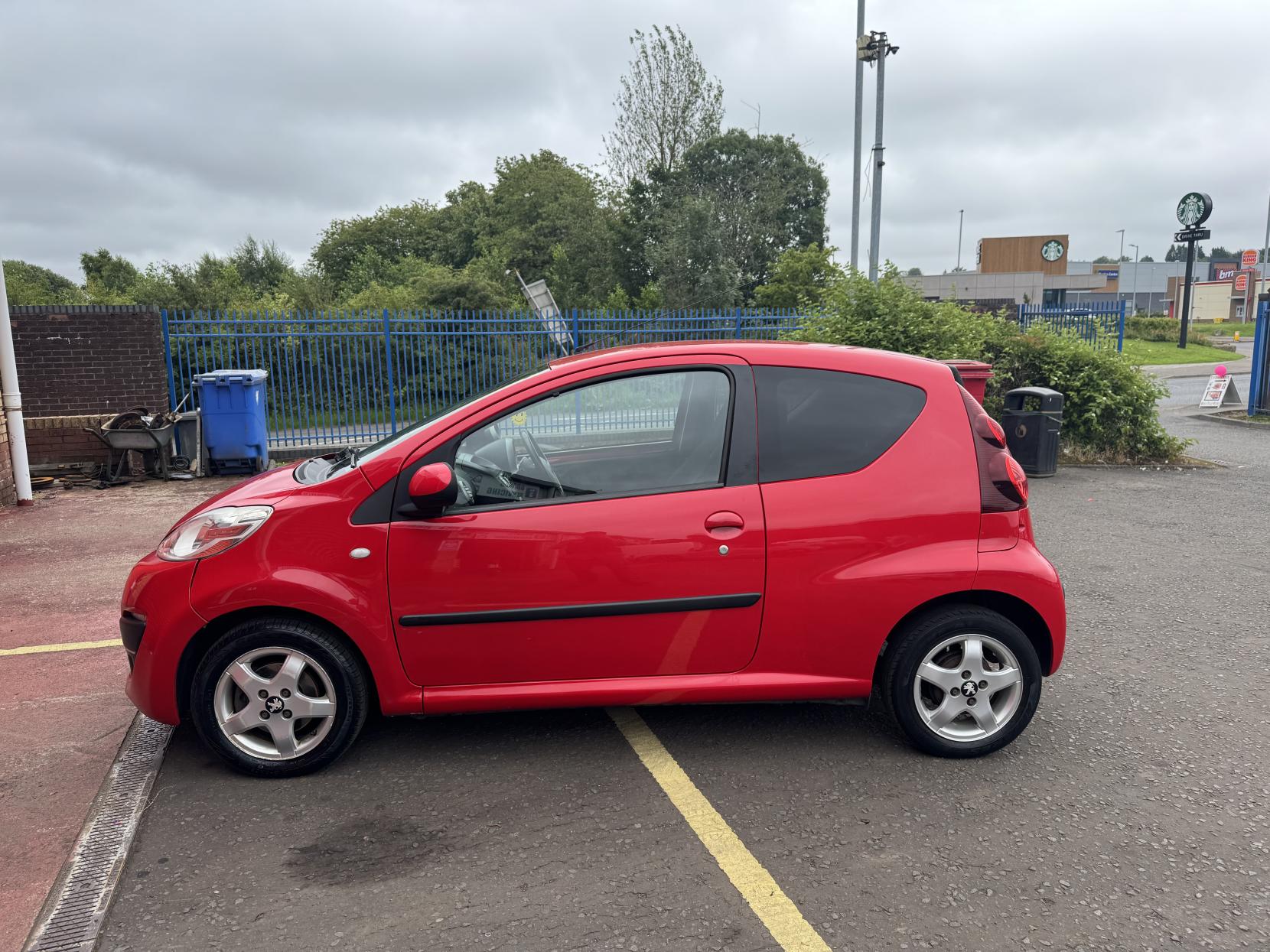 Peugeot 107 1.0 12V Allure Hatchback 3dr Petrol Manual Euro 5 (68 ps)