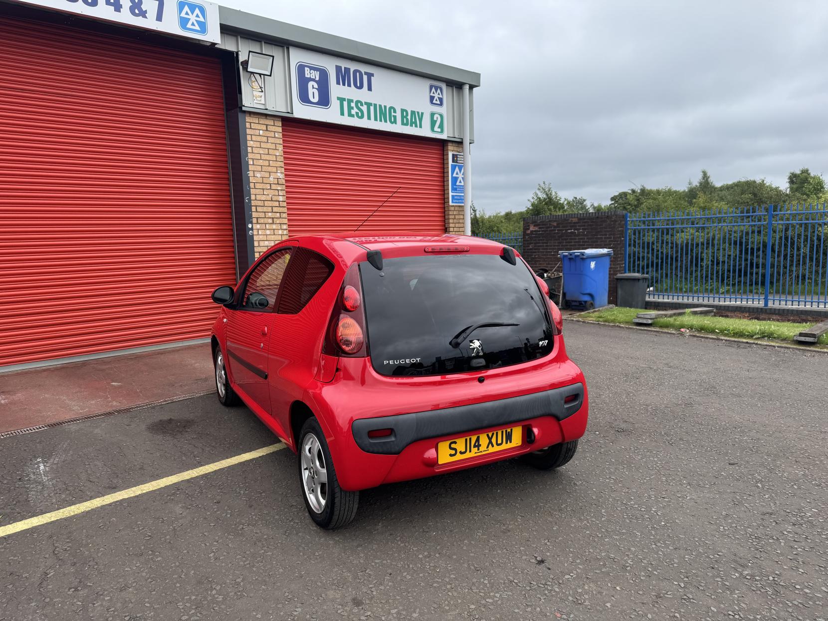 Peugeot 107 1.0 12V Allure Hatchback 3dr Petrol Manual Euro 5 (68 ps)