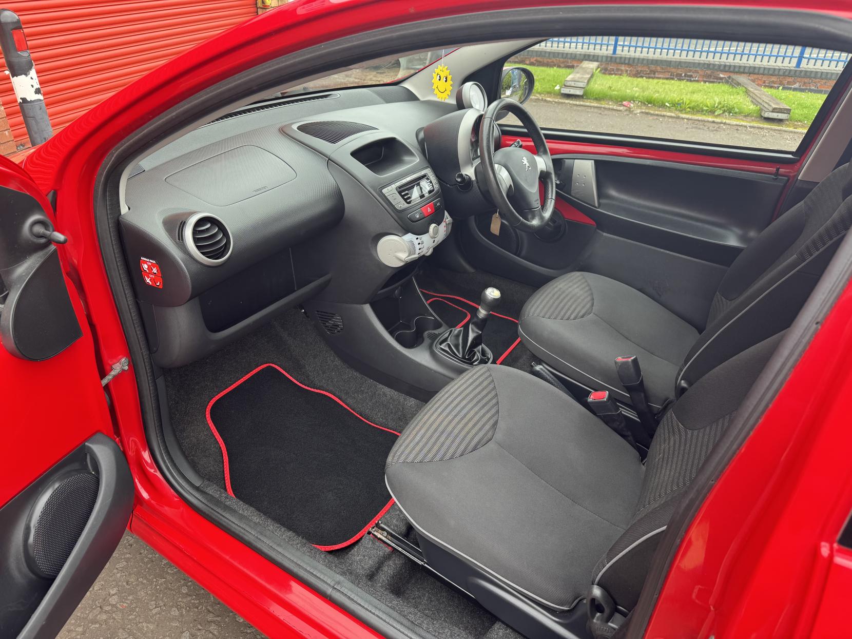 Peugeot 107 1.0 12V Allure Hatchback 3dr Petrol Manual Euro 5 (68 ps)