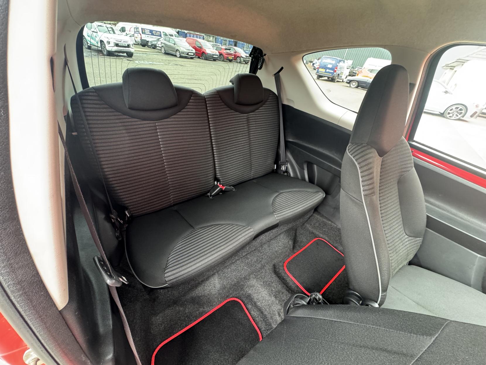 Peugeot 107 1.0 12V Allure Hatchback 3dr Petrol Manual Euro 5 (68 ps)