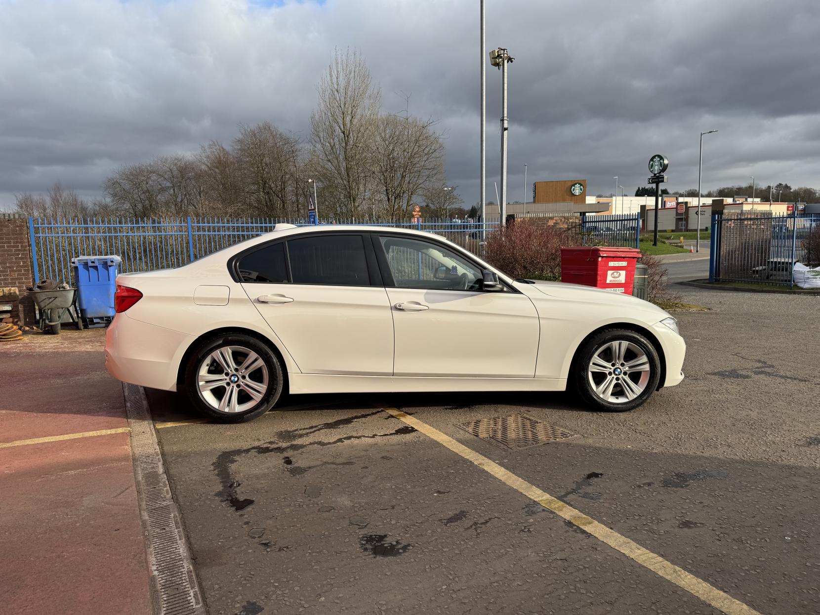 BMW 3 Series 2.0 320i Sport Saloon 4dr Petrol Auto Euro 6 (s/s) (184 ps)