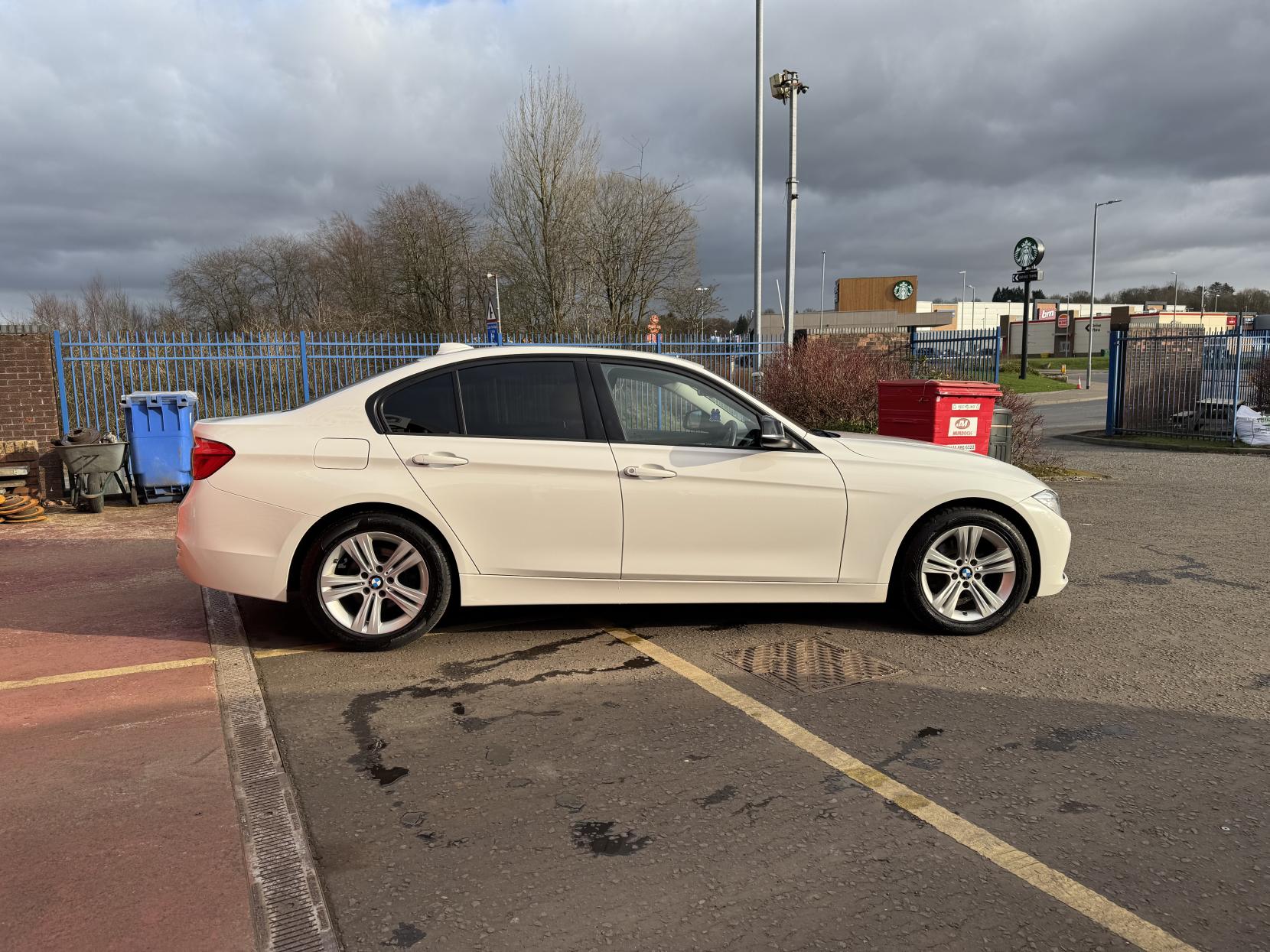 BMW 3 Series 2.0 320i Sport Saloon 4dr Petrol Auto Euro 6 (s/s) (184 ps)