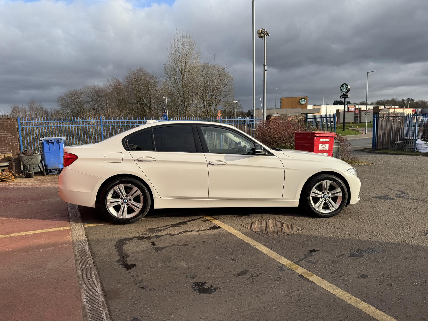 BMW 3 Series 2.0 320i Sport Saloon 4dr Petrol Auto Euro 6 (s/s) (184 ps)