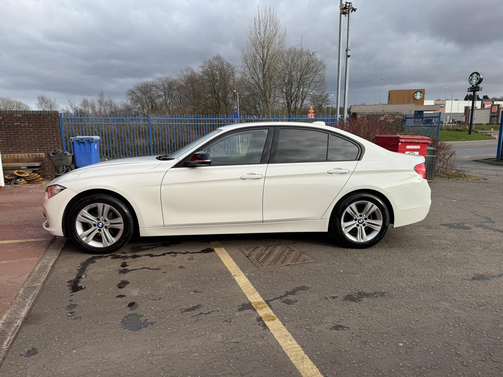 BMW 3 Series 2.0 320i Sport Saloon 4dr Petrol Auto Euro 6 (s/s) (184 ps)