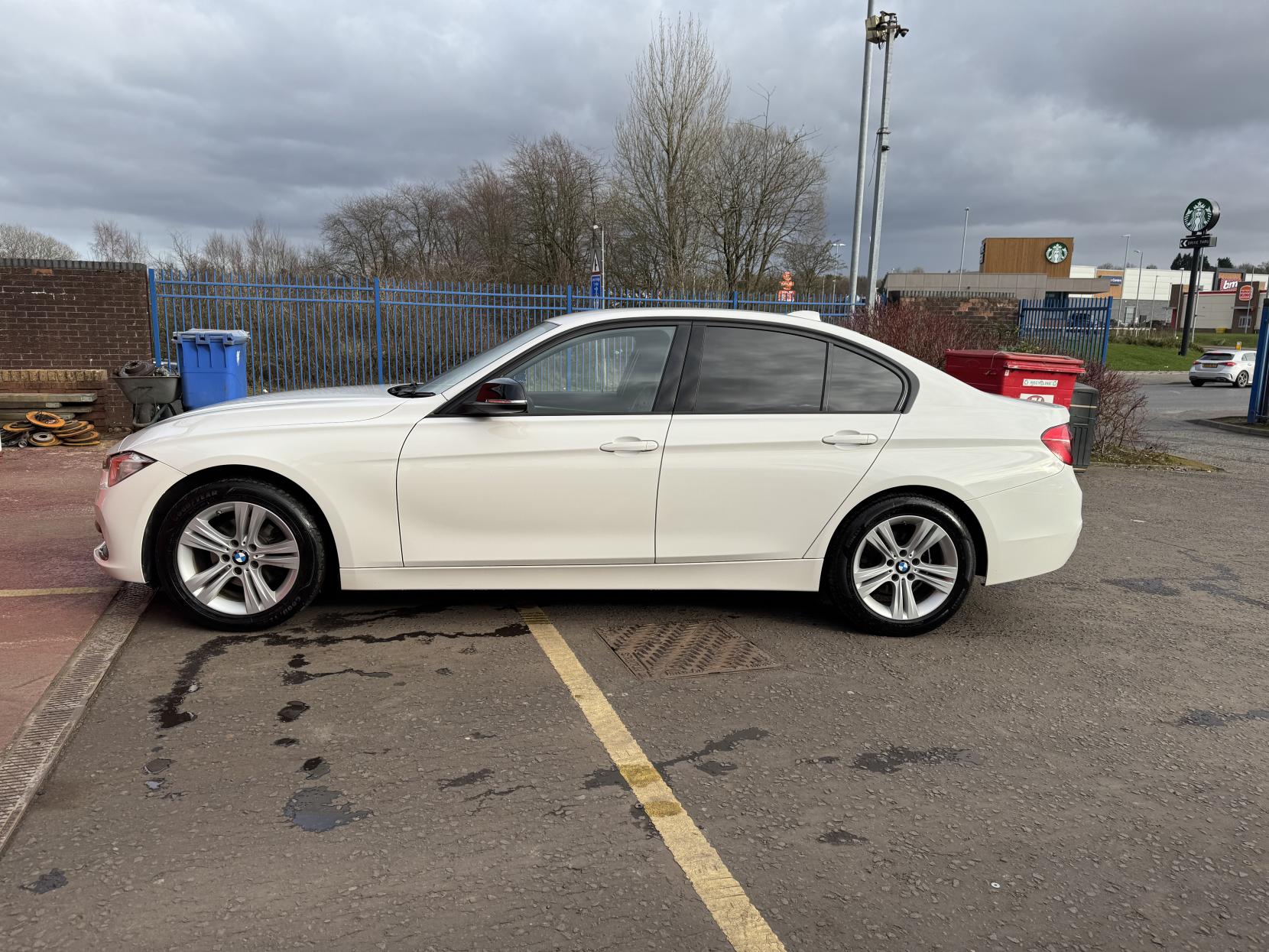 BMW 3 Series 2.0 320i Sport Saloon 4dr Petrol Auto Euro 6 (s/s) (184 ps)