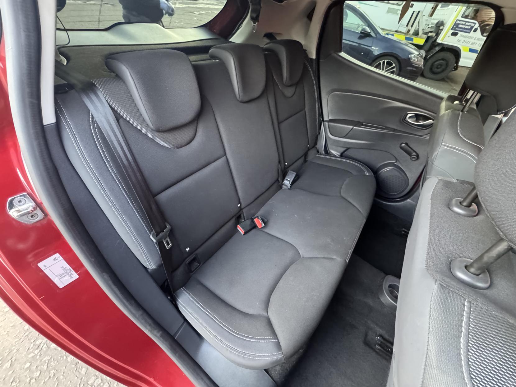 Renault Clio 0.9 TCe Dynamique Nav Hatchback 5dr Petrol Manual Euro 6 (s/s) (90 ps)