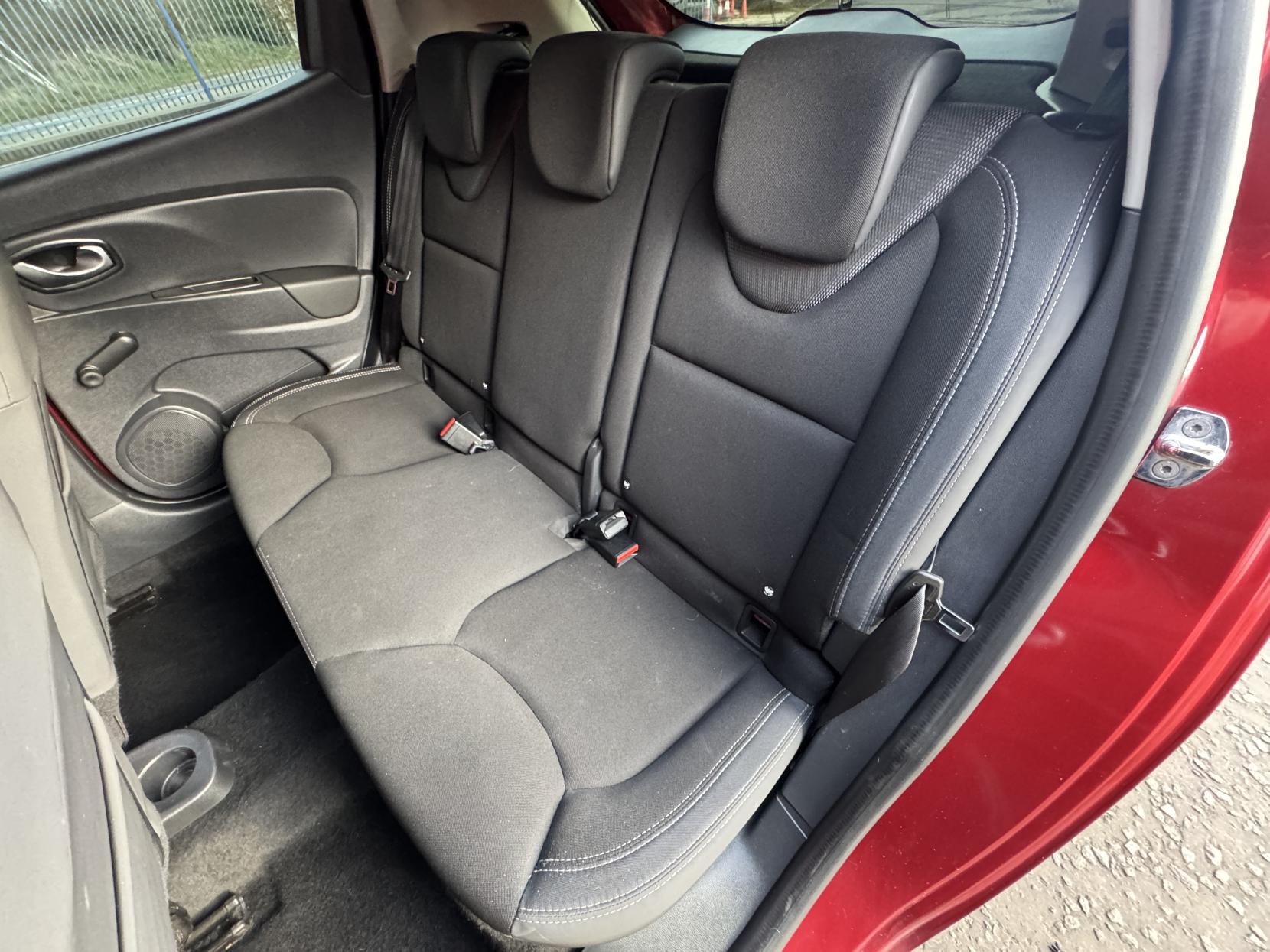 Renault Clio 0.9 TCe Dynamique Nav Hatchback 5dr Petrol Manual Euro 6 (s/s) (90 ps)