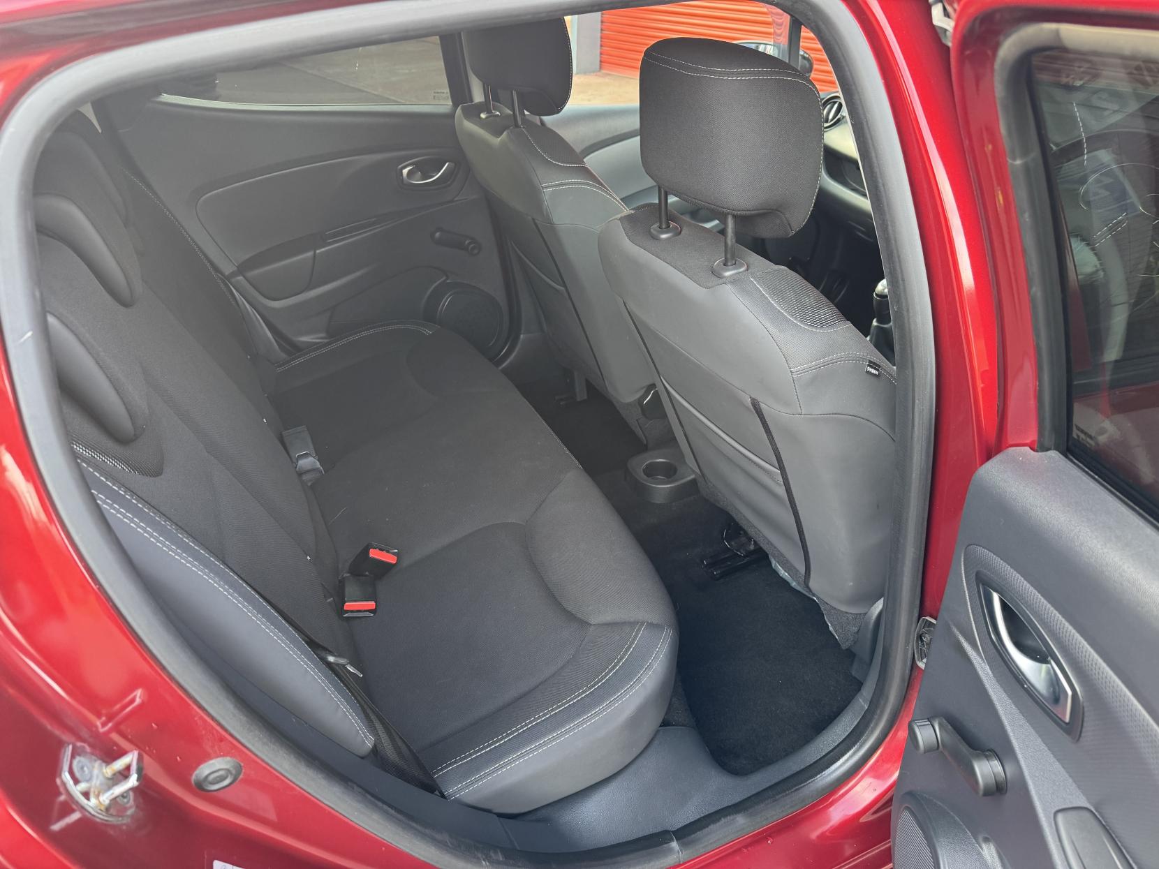 Renault Clio 0.9 TCe Dynamique Nav Hatchback 5dr Petrol Manual Euro 6 (s/s) (90 ps)