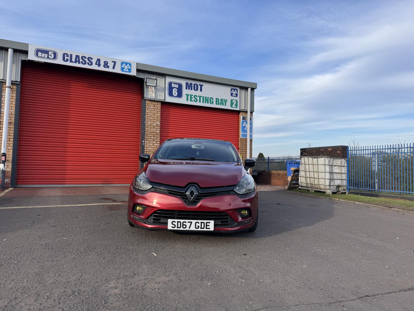 Renault Clio 0.9 TCe Dynamique Nav Hatchback 5dr Petrol Manual Euro 6 (s/s) (90 ps)