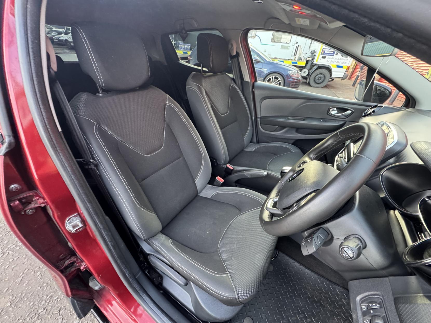 Renault Clio 0.9 TCe Dynamique Nav Hatchback 5dr Petrol Manual Euro 6 (s/s) (90 ps)