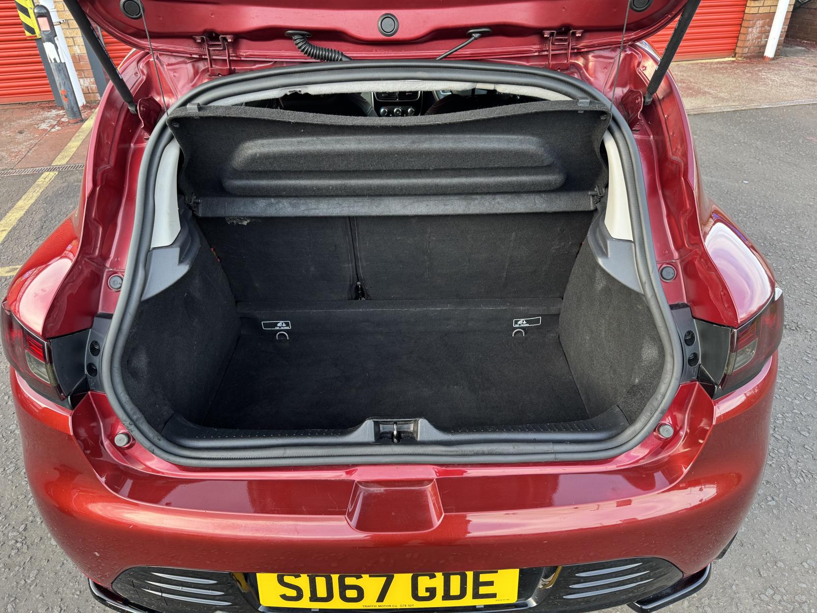 Renault Clio 0.9 TCe Dynamique Nav Hatchback 5dr Petrol Manual Euro 6 (s/s) (90 ps)