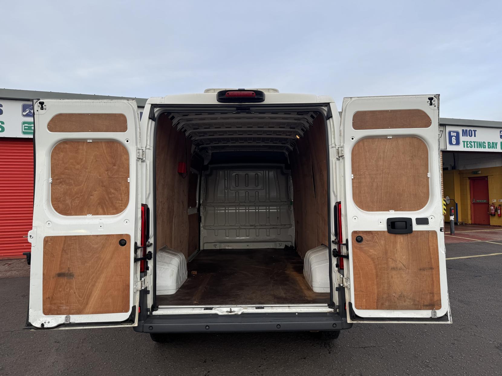 Peugeot Boxer 2.0 BlueHDi 435 Panel Van 5dr Diesel Manual L3 H2 Euro 6 (130 ps)