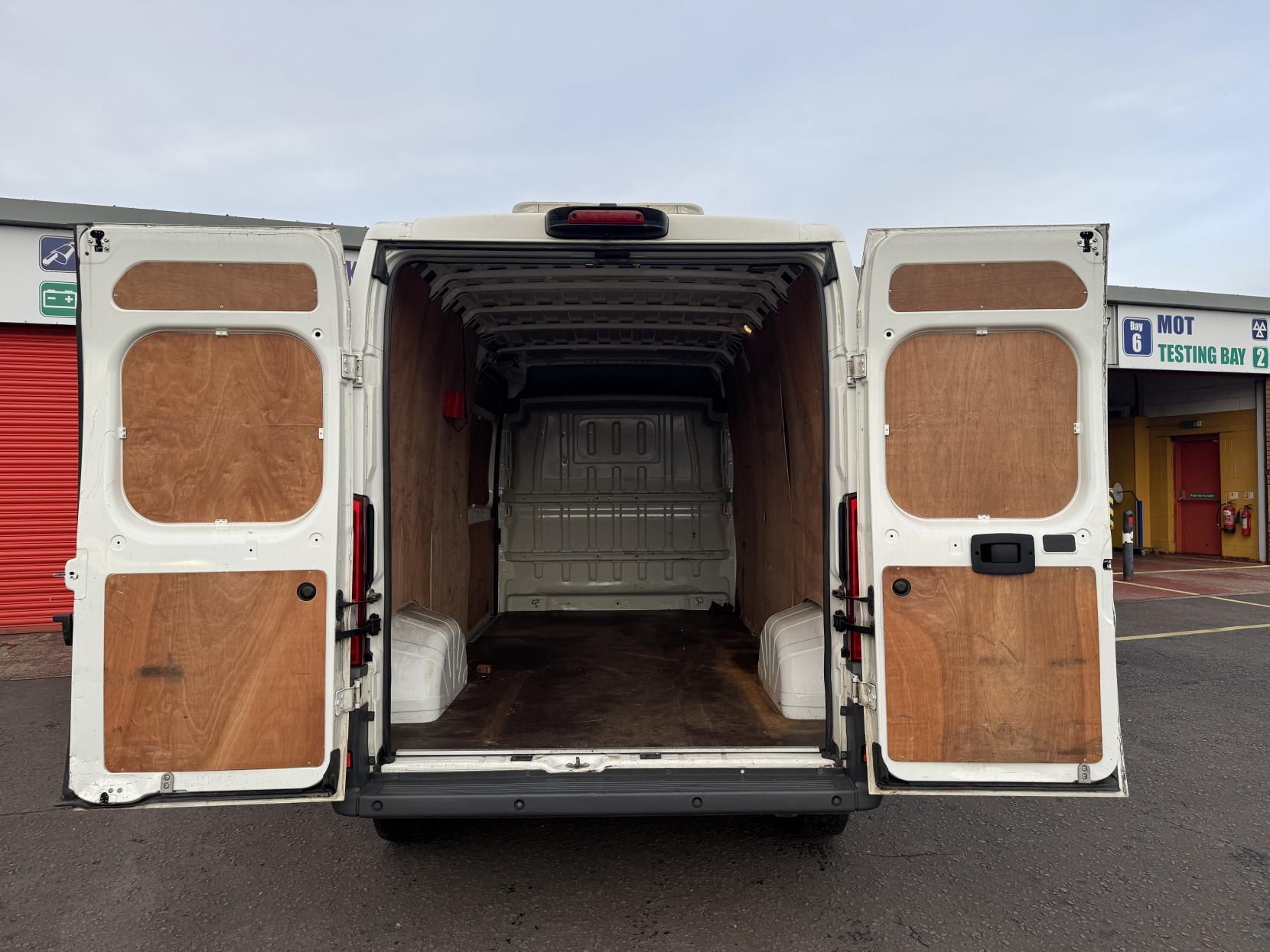 Peugeot Boxer 2.0 BlueHDi 435 Panel Van 5dr Diesel Manual L3 H2 Euro 6 (130 ps)