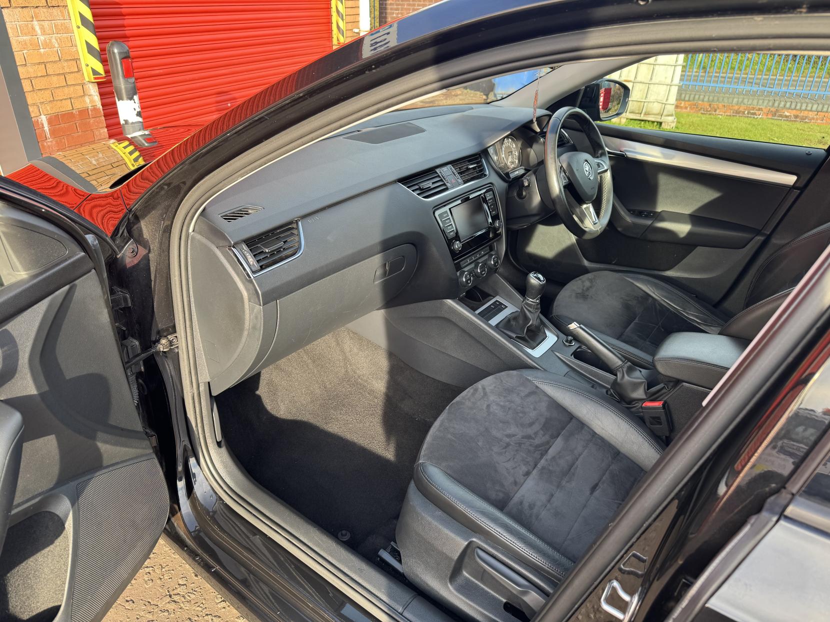 Skoda Octavia 1.6 TDI SE L Hatchback 5dr Diesel Manual Euro 6 (s/s) (110 ps)