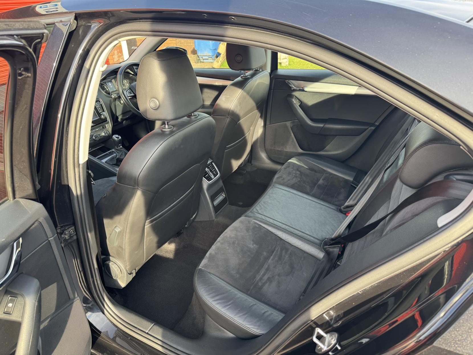 Skoda Octavia 1.6 TDI SE L Hatchback 5dr Diesel Manual Euro 6 (s/s) (110 ps)