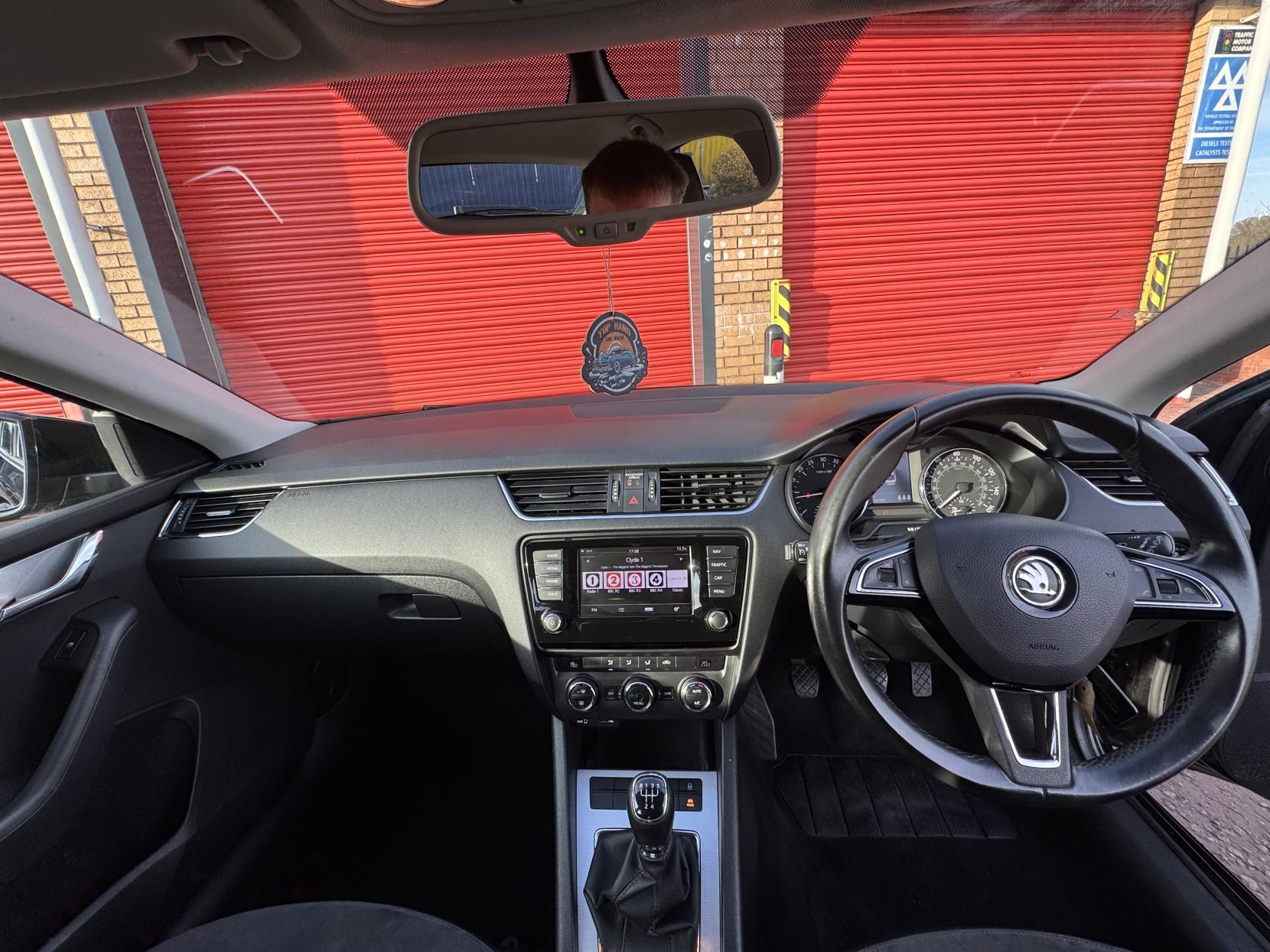 Skoda Octavia 1.6 TDI SE L Hatchback 5dr Diesel Manual Euro 6 (s/s) (110 ps)