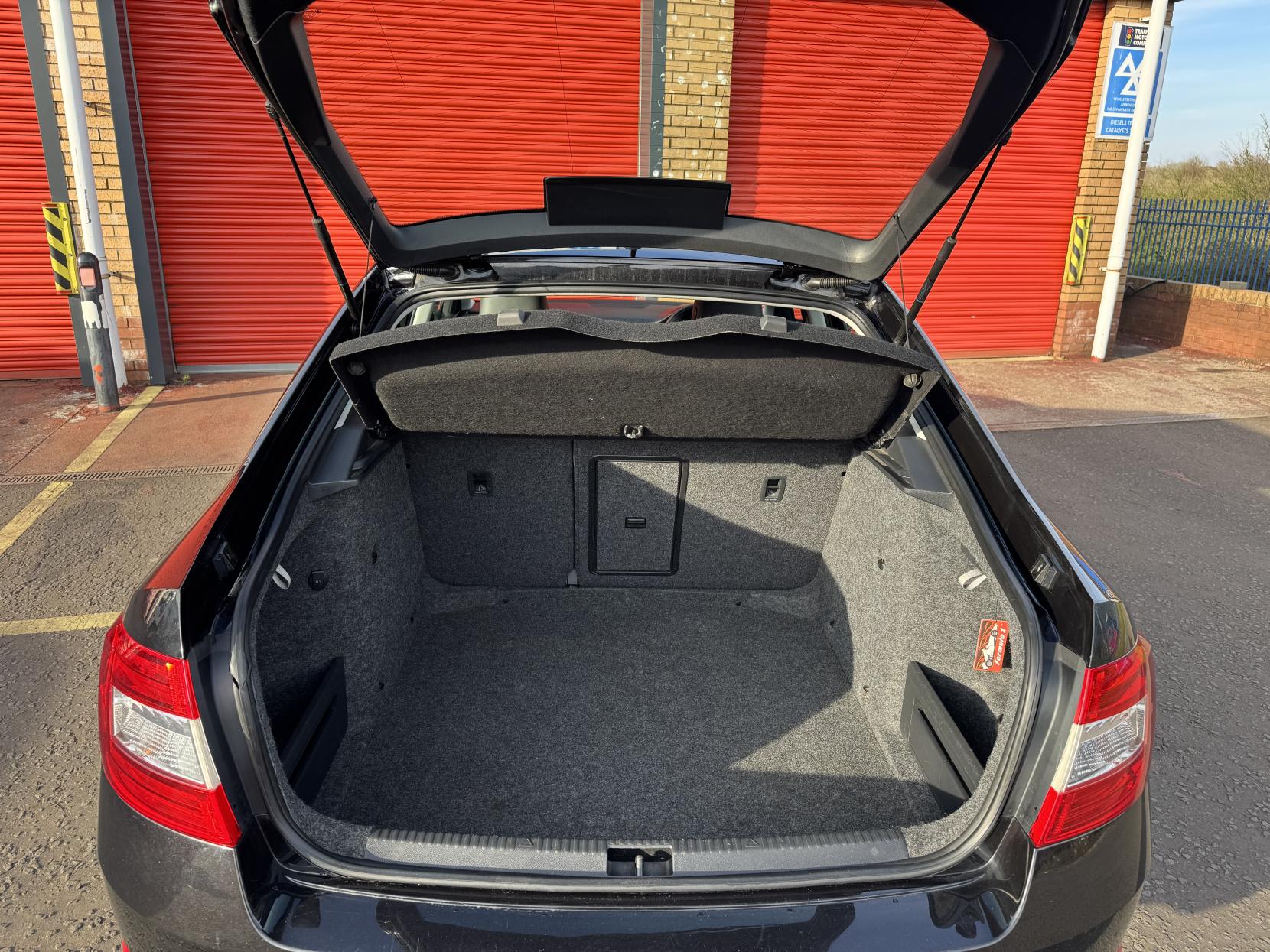 Skoda Octavia 1.6 TDI SE L Hatchback 5dr Diesel Manual Euro 6 (s/s) (110 ps)