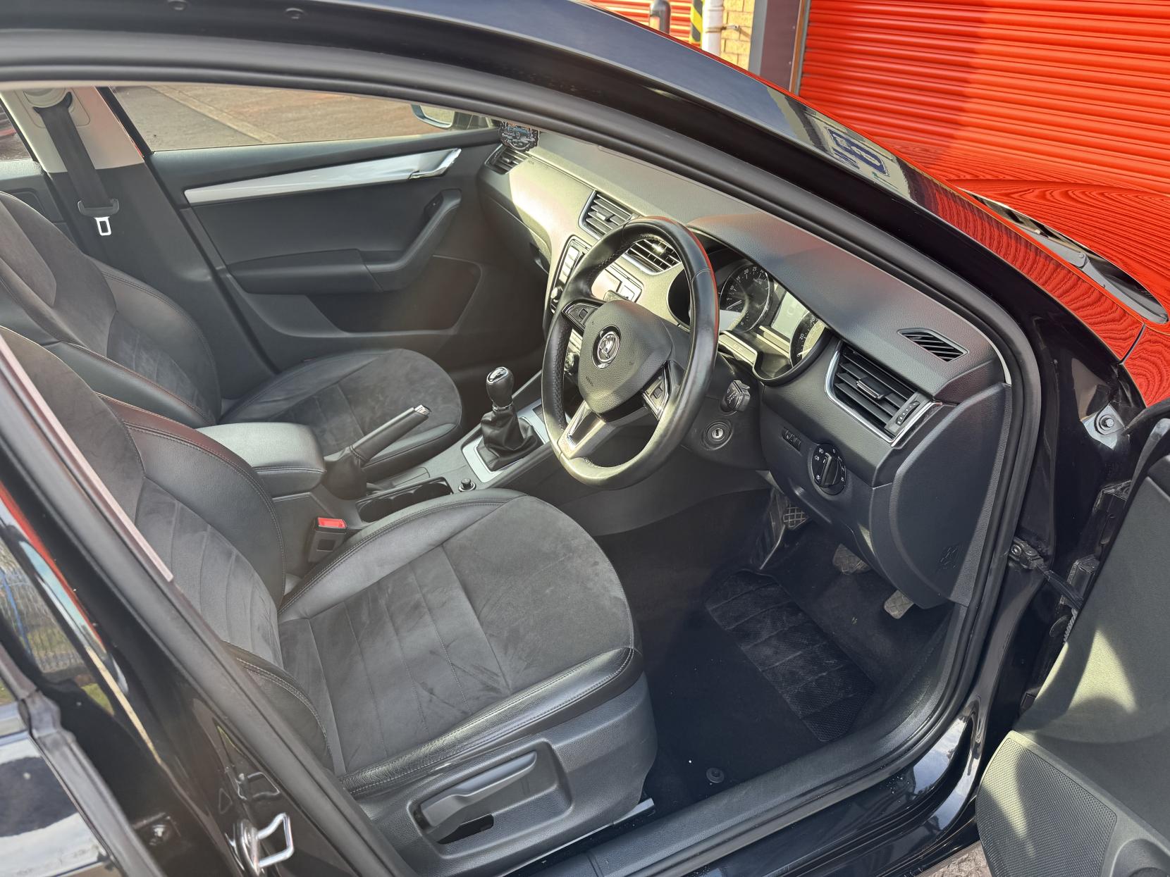 Skoda Octavia 1.6 TDI SE L Hatchback 5dr Diesel Manual Euro 6 (s/s) (110 ps)