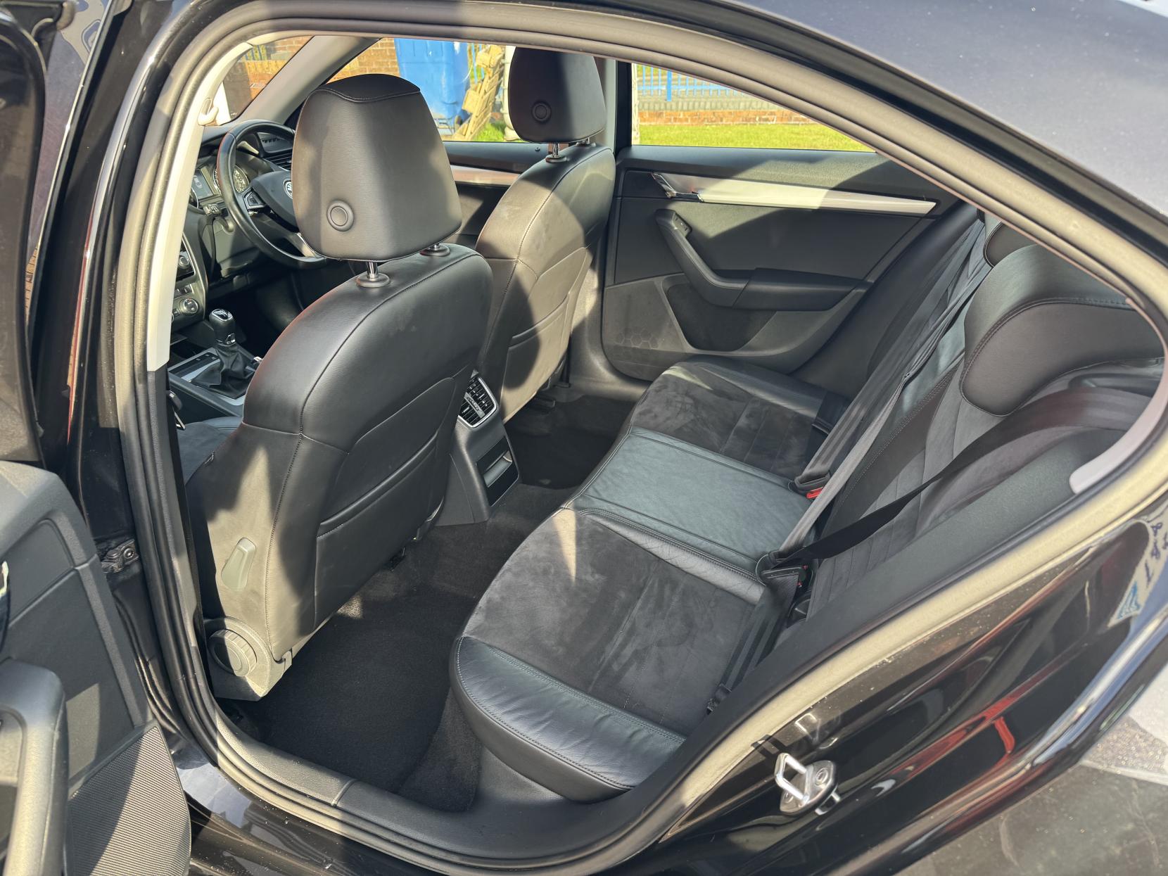 Skoda Octavia 1.6 TDI SE L Hatchback 5dr Diesel Manual Euro 6 (s/s) (110 ps)