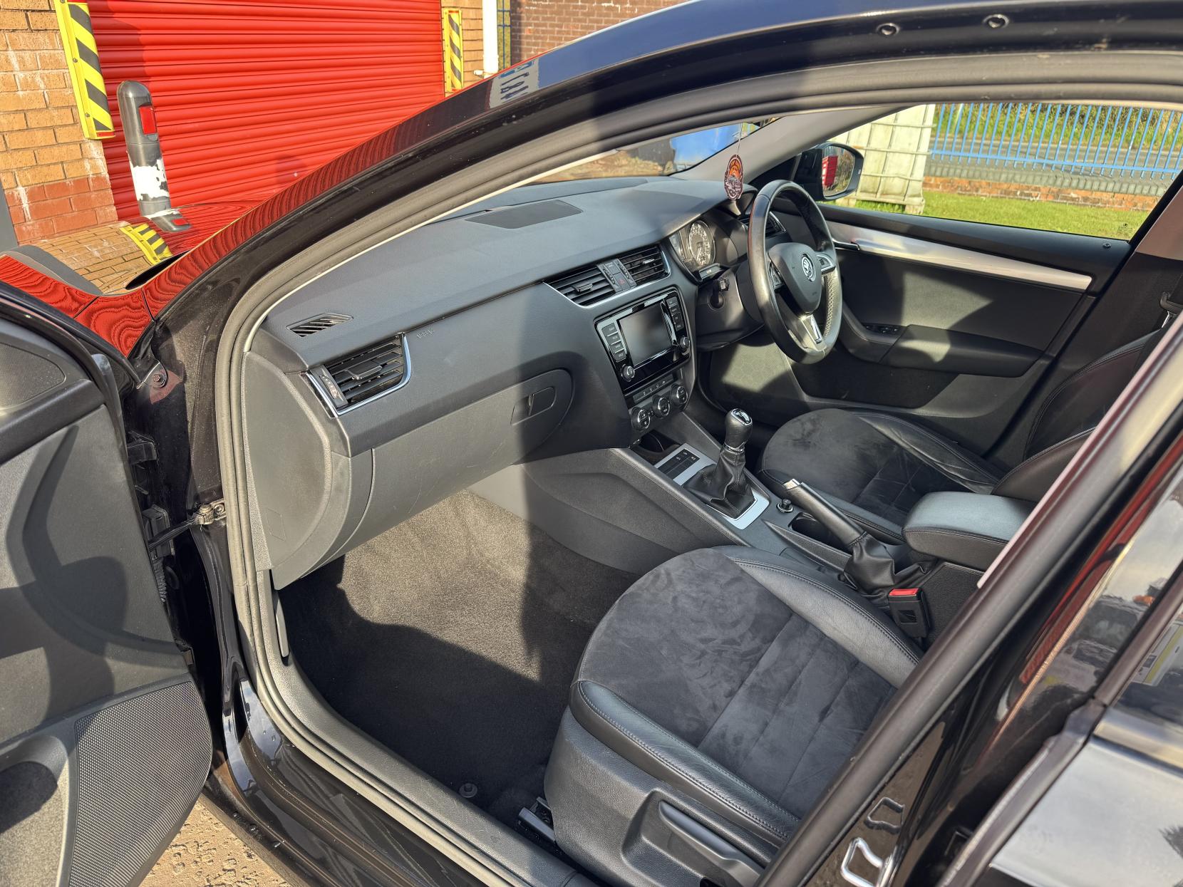 Skoda Octavia 1.6 TDI SE L Hatchback 5dr Diesel Manual Euro 6 (s/s) (110 ps)