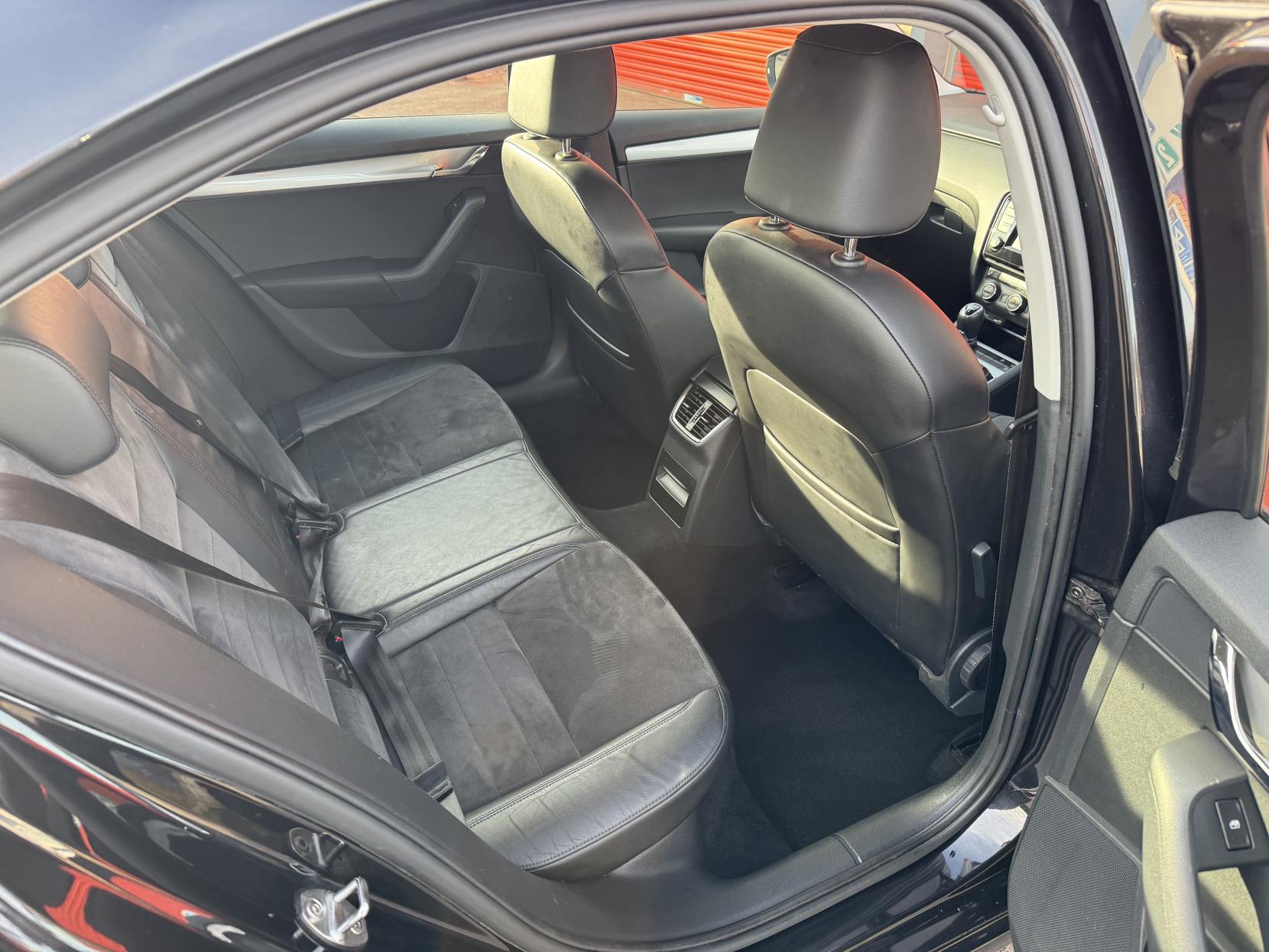 Skoda Octavia 1.6 TDI SE L Hatchback 5dr Diesel Manual Euro 6 (s/s) (110 ps)