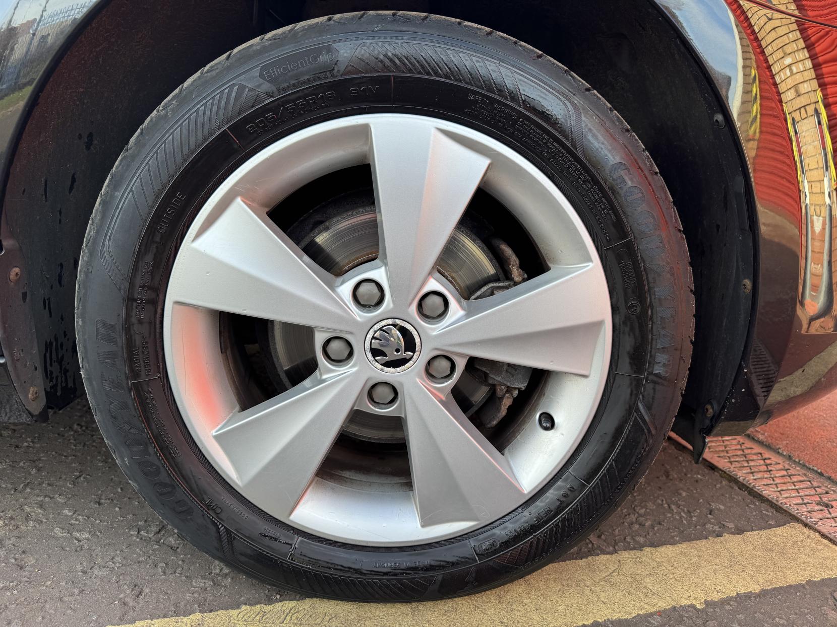 Skoda Octavia 1.6 TDI SE L Hatchback 5dr Diesel Manual Euro 6 (s/s) (110 ps)