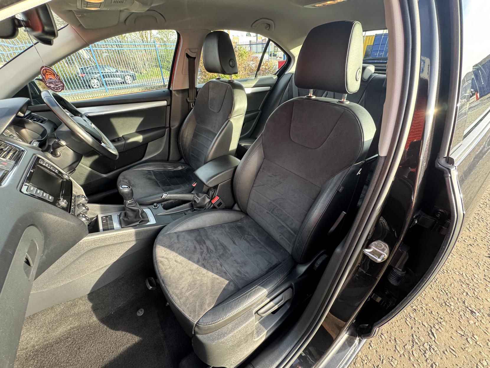 Skoda Octavia 1.6 TDI SE L Hatchback 5dr Diesel Manual Euro 6 (s/s) (110 ps)