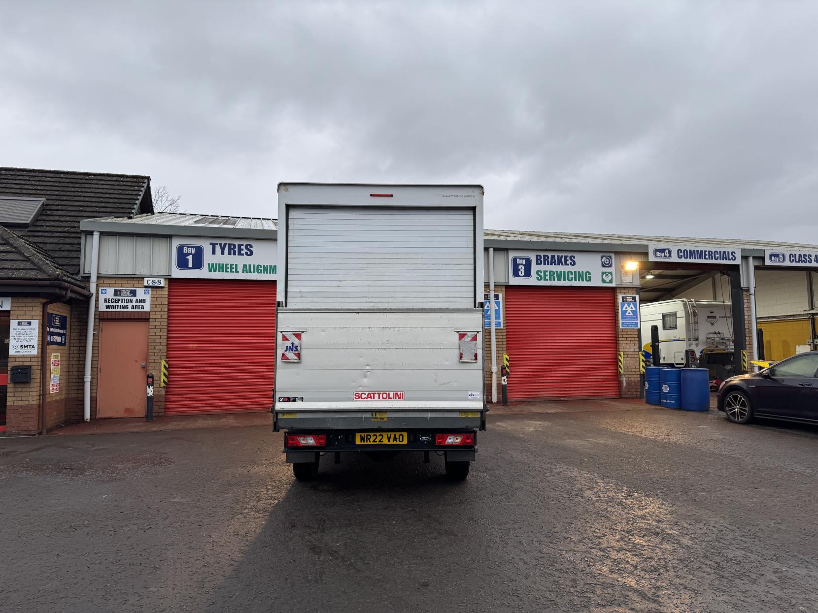 Ford Transit 2.0 350 EcoBlue Leader Luton 3dr Diesel Manual RWD L3 Euro 6 (s/s) (130 ps)