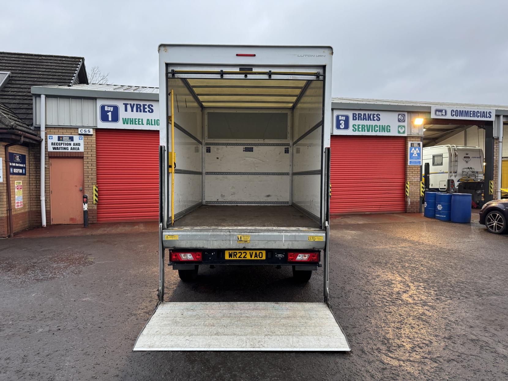 Ford Transit 2.0 350 EcoBlue Leader Luton 3dr Diesel Manual RWD L3 Euro 6 (s/s) (130 ps)