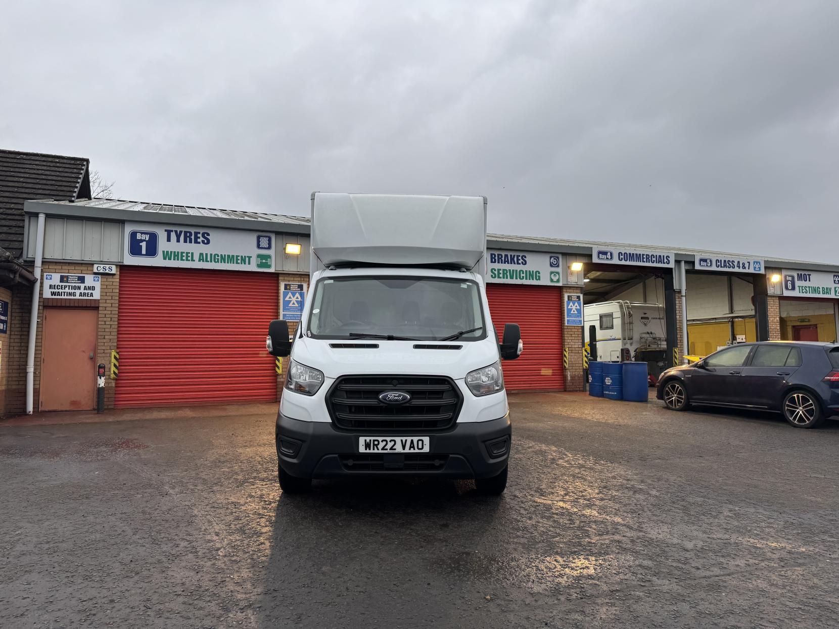 Ford Transit 2.0 350 EcoBlue Leader Luton 3dr Diesel Manual RWD L3 Euro 6 (s/s) (130 ps)