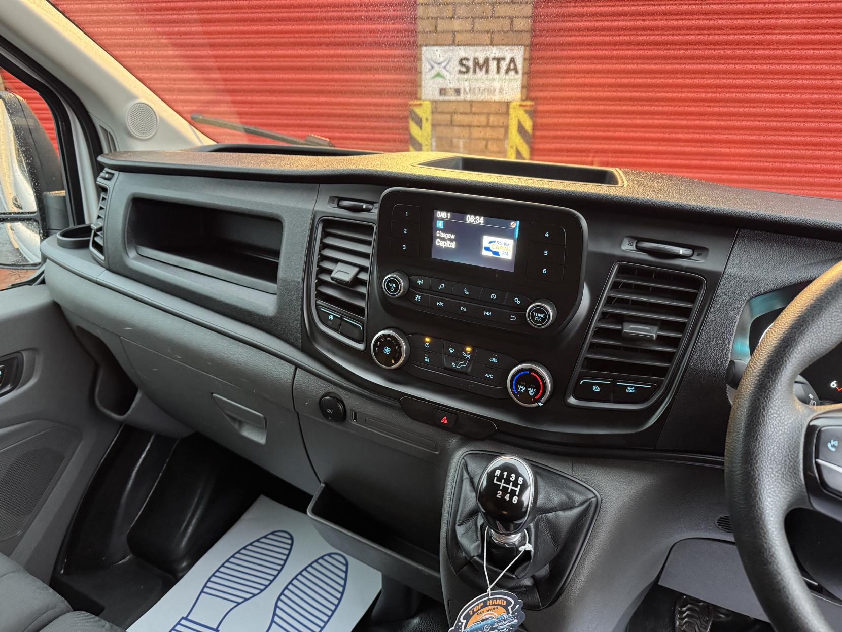 Ford Transit 2.0 350 EcoBlue Leader Luton 3dr Diesel Manual RWD L3 Euro 6 (s/s) (130 ps)