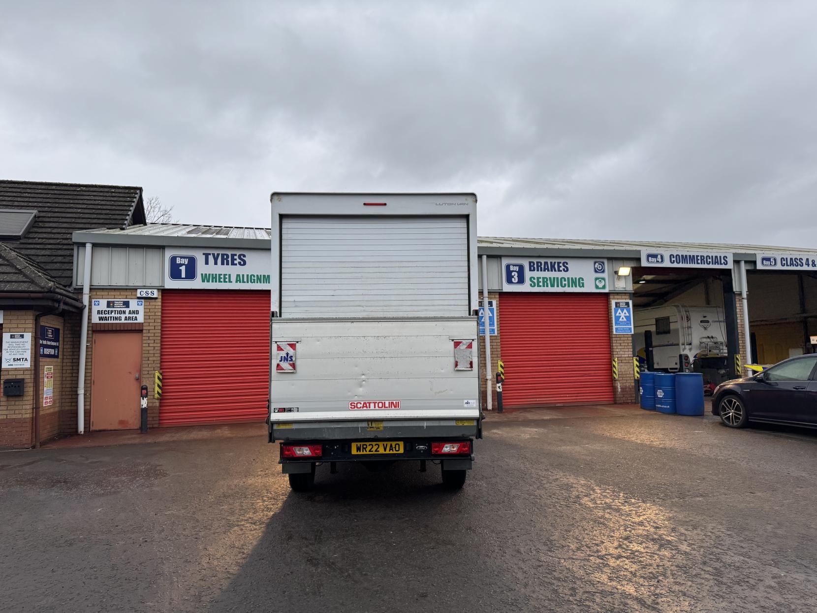 Ford Transit 2.0 350 EcoBlue Leader Luton 3dr Diesel Manual RWD L3 Euro 6 (s/s) (130 ps)