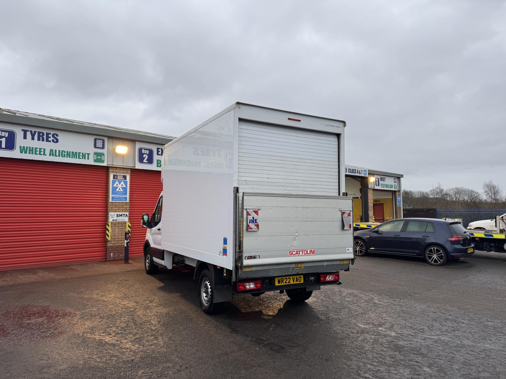 Ford Transit 2.0 350 EcoBlue Leader Luton 3dr Diesel Manual RWD L3 Euro 6 (s/s) (130 ps)