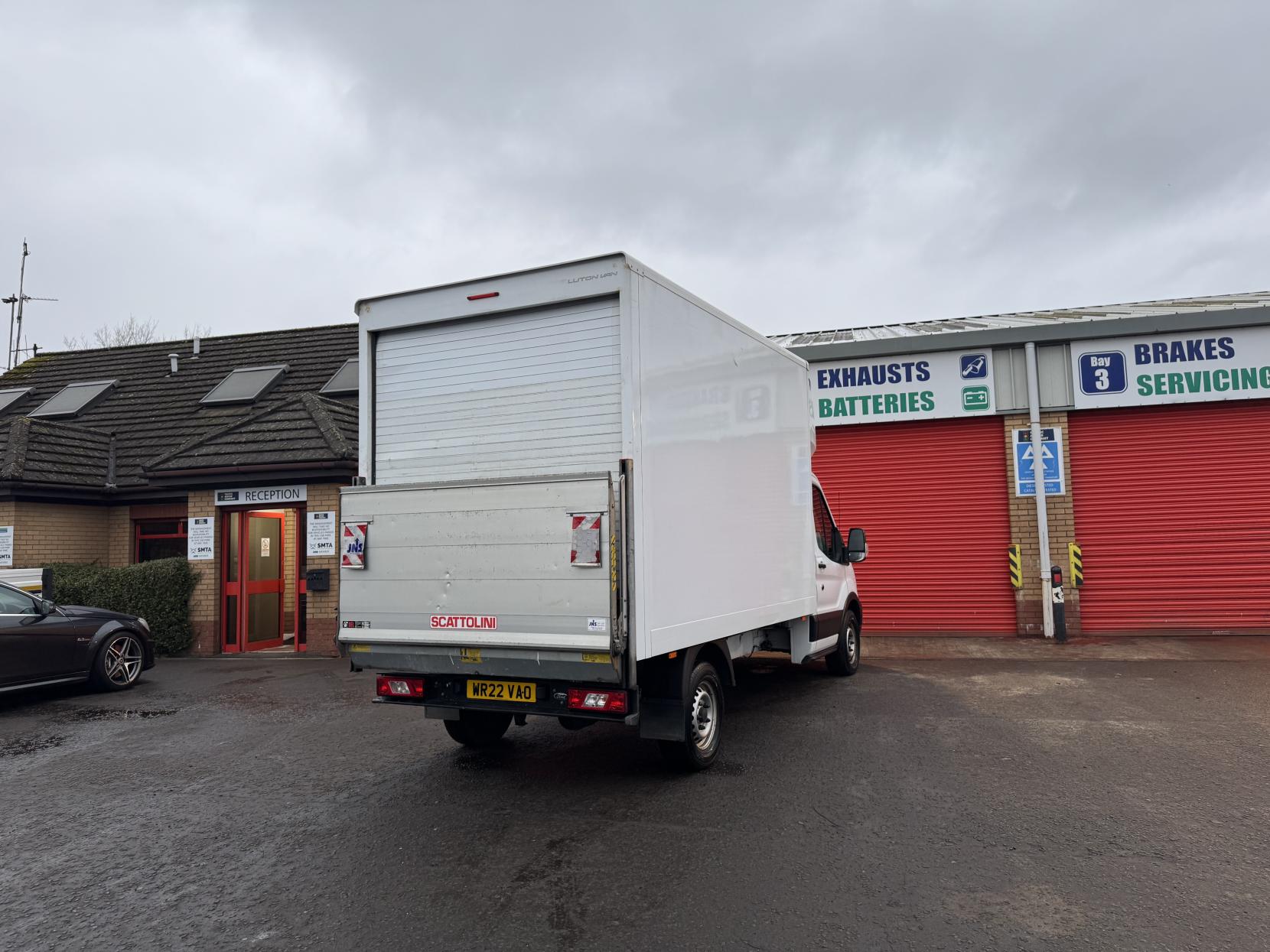 Ford Transit 2.0 350 EcoBlue Leader Luton 3dr Diesel Manual RWD L3 Euro 6 (s/s) (130 ps)